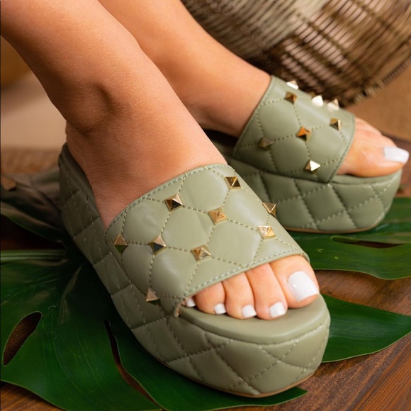 Shoes - Mint studded platform sandal